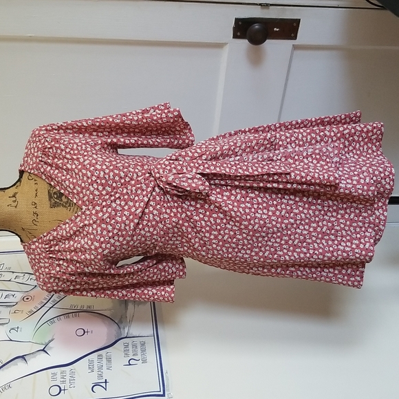 Pink Floral Wrap Dress Charlotte Russe Size Large - Picture 6 of 7